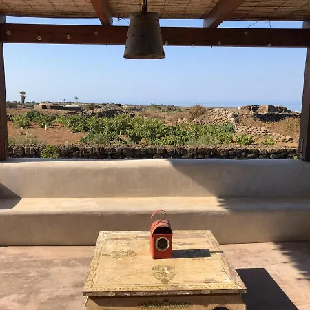 Casa de Férias Dammuso Ma.vi *